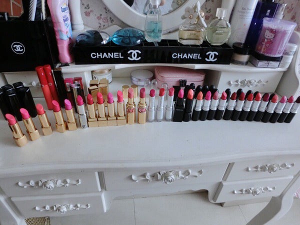 Many Lipsticks