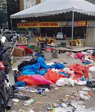 A Mess Left Behind By The Ramadan Bazaar 1 O