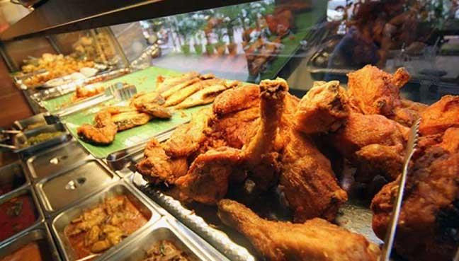 Taiping Mamak Allegedly Used Unsafe Dye In Fried Chicken To Make It Look Attractive World Of Buzz