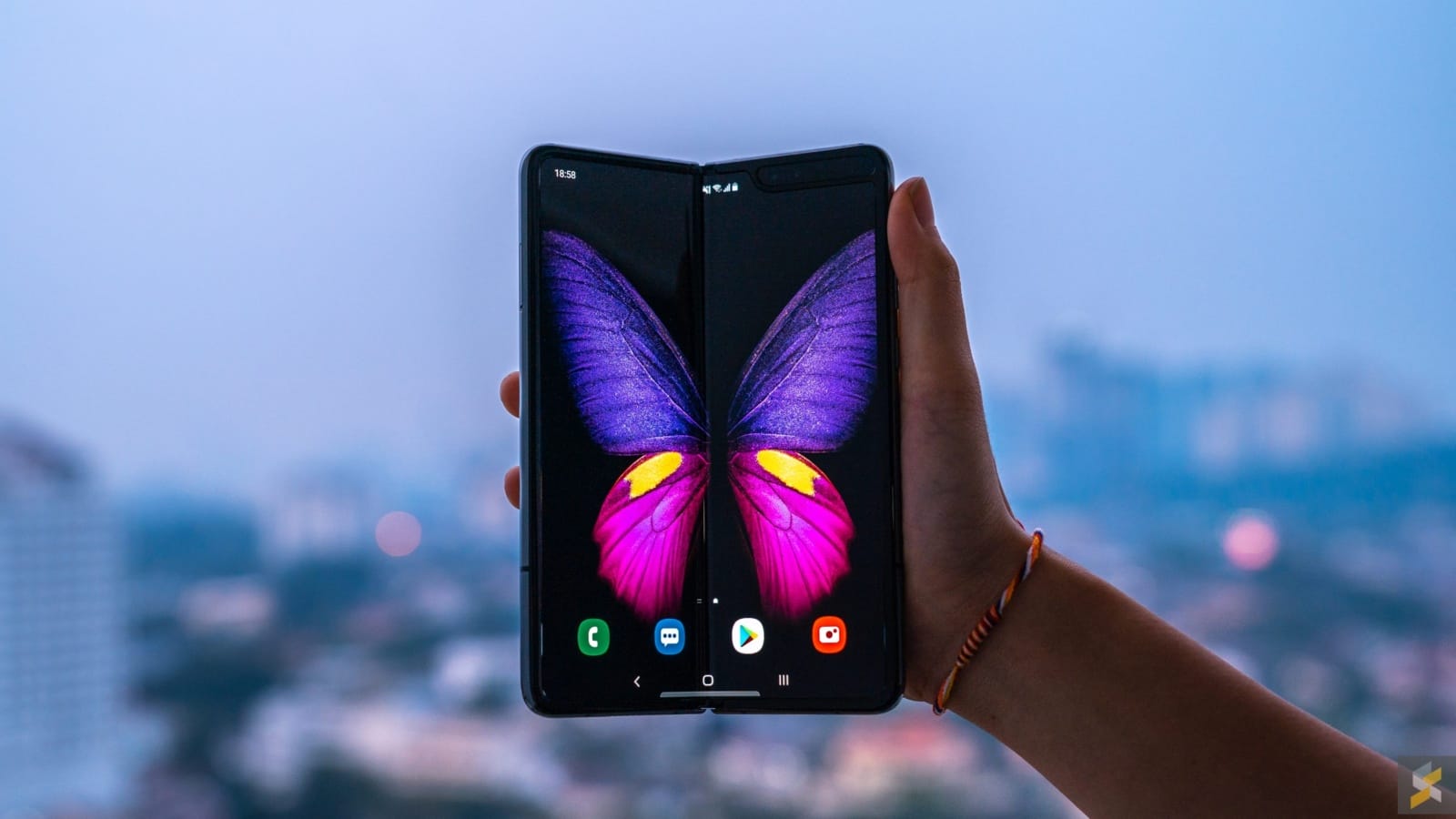 191004 samsung galaxy fold unboxing hands on malaysia 15