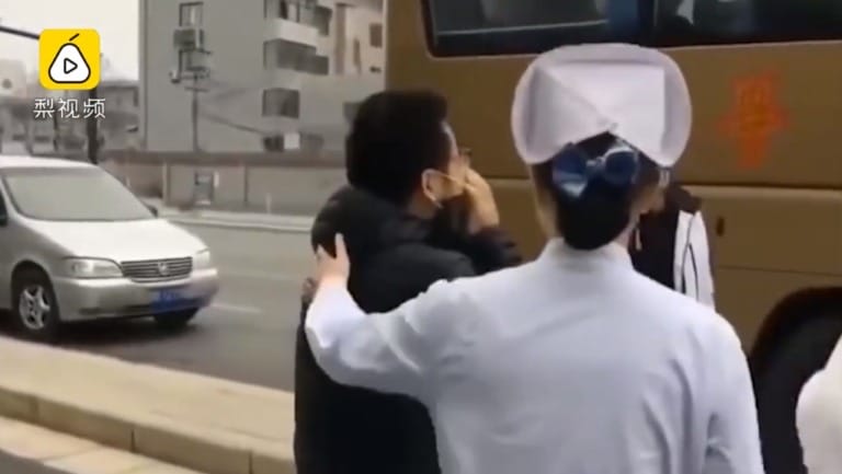 I Love You Man Breaks Down Cries As Nurse Wife Boards Bus To Help Fight Wuhan Virus World Of Buzz 5 768X433 1