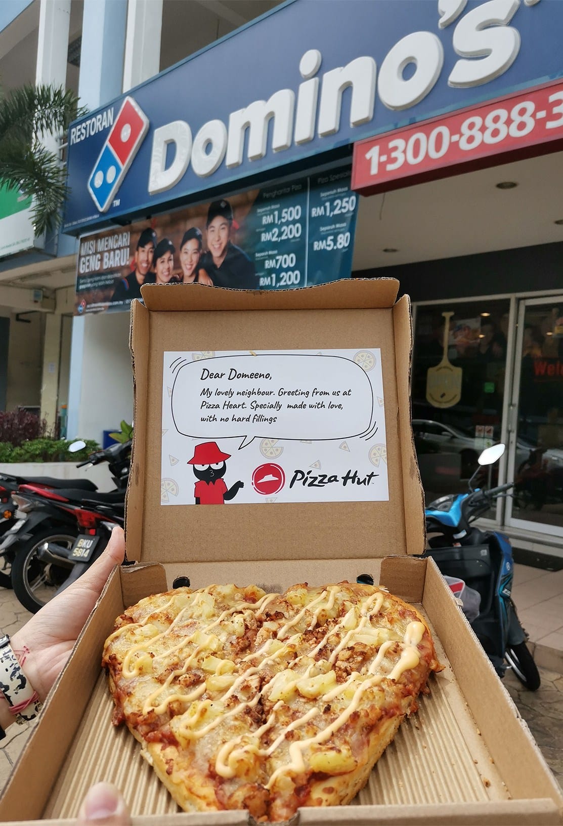 Photo 4 To Dominos