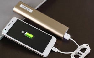 How To Charge Phone Battery In The Right Way C03