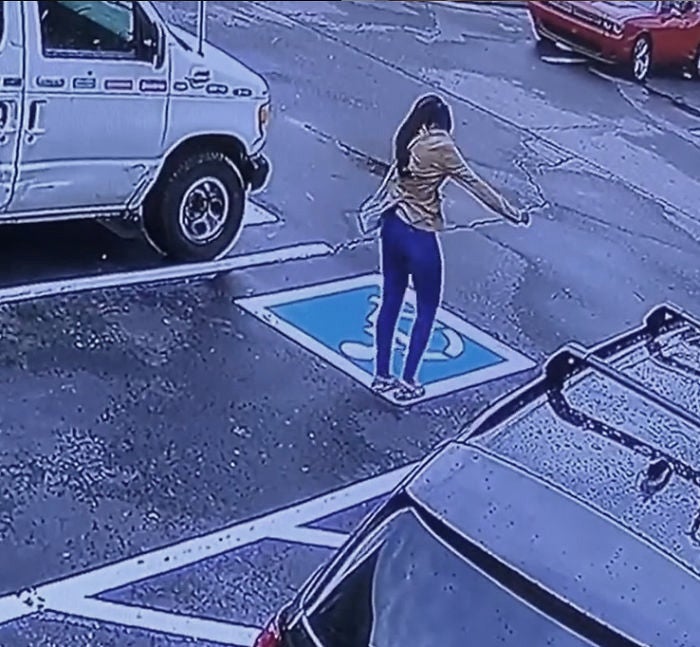 homeless woman dances hired restaurant parking lot 5f7ad5d96722a png 700 1