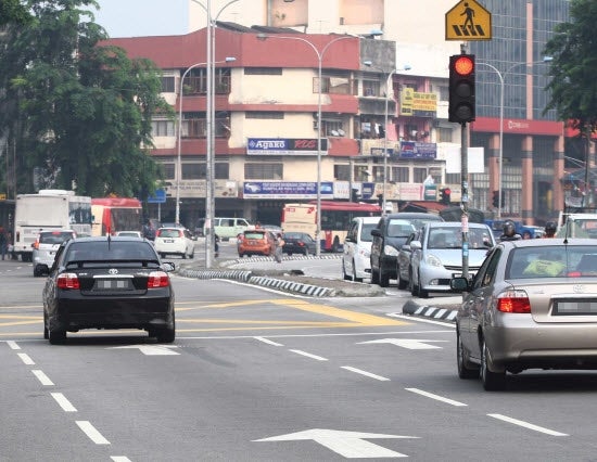 Langgar Lampu Merah 4 1