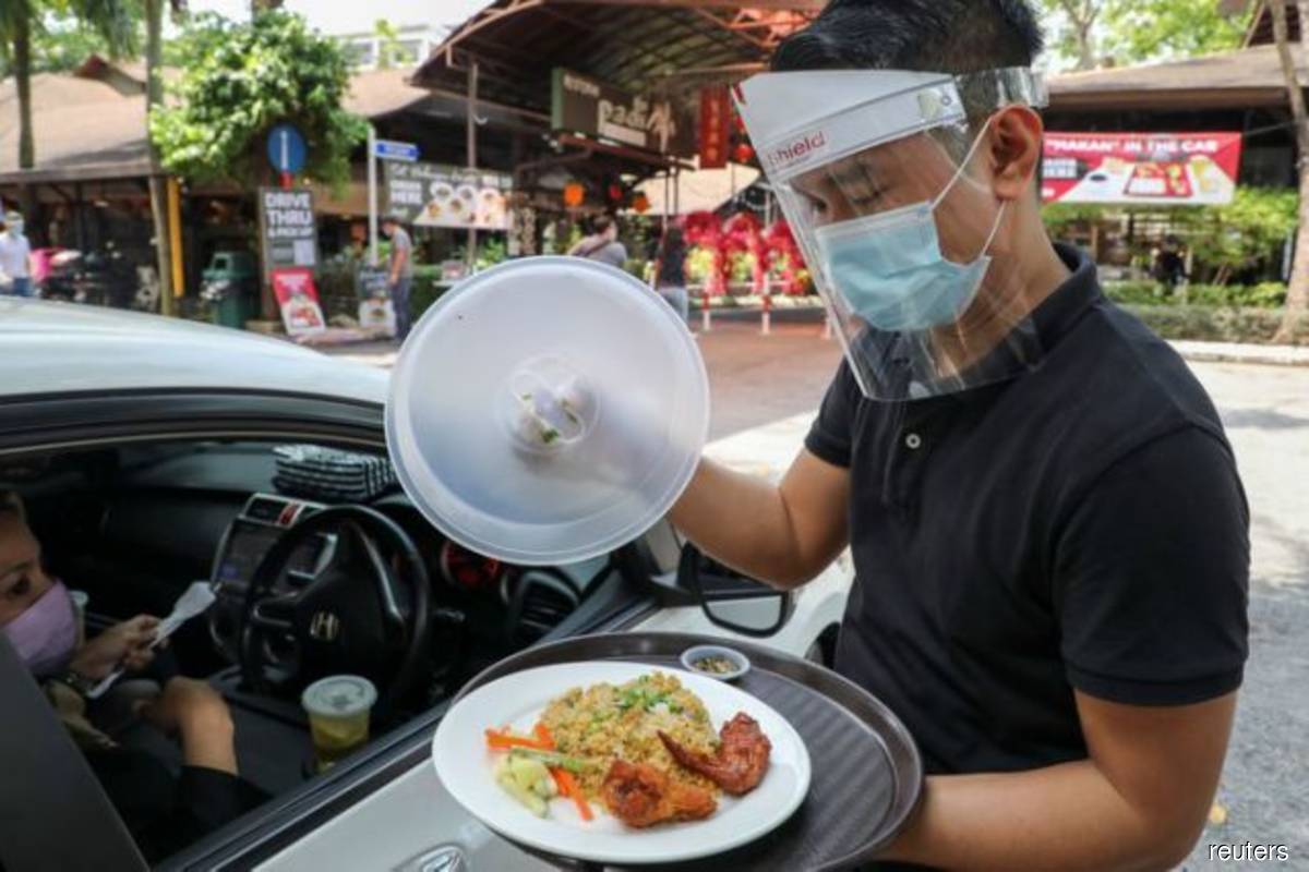 Waiter Serves Dine In Car Customer Outside Padi House Restaurant Cyberjaya Covid Lockdown