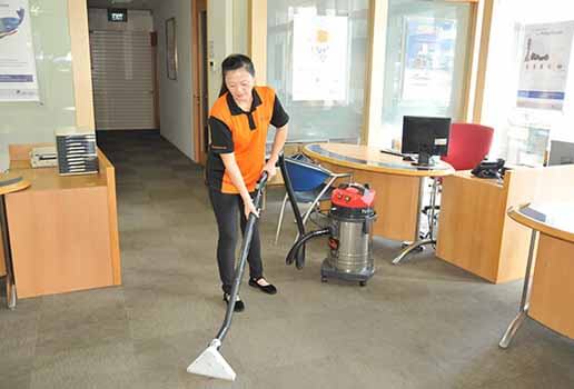 office cleaning professional3