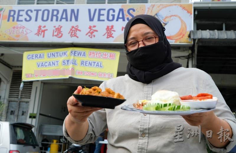 Malay Sell Nasi Lemak At Chinese Restaurant 1