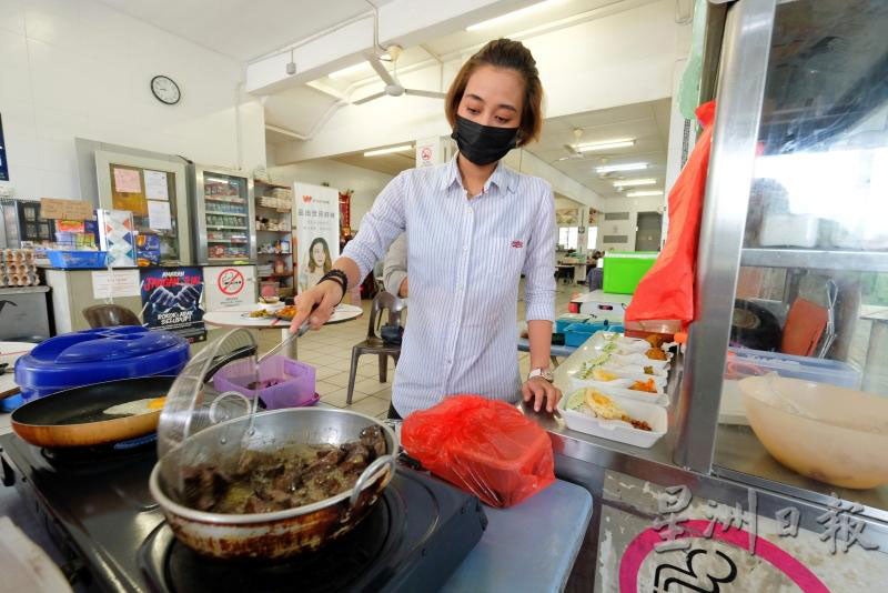 Malay Sell Nasi Lemak At Chinese Restaurant 3