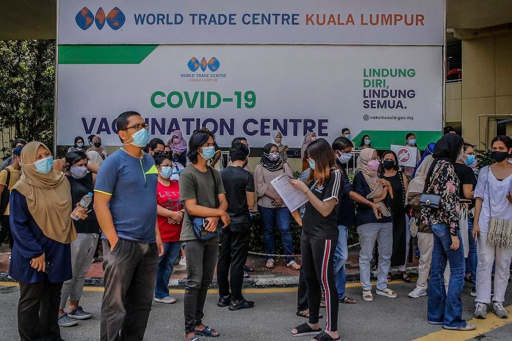 Malaysian covid vaccine injection in PWTC