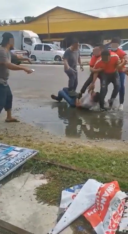 Ss5 Fighting At The Roadside In Kelantan