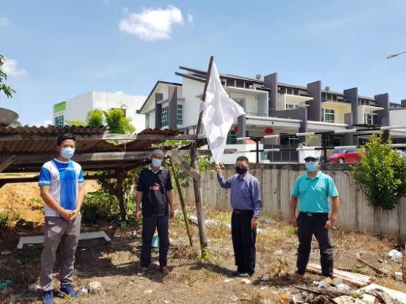 Kuantan Bukit Setongkol Residents Bendera Putih 2