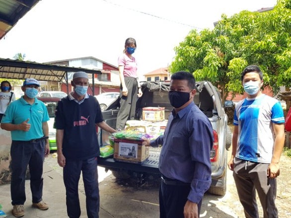 Kuantan Bukit Setongkol Residents Bendera Putih 3