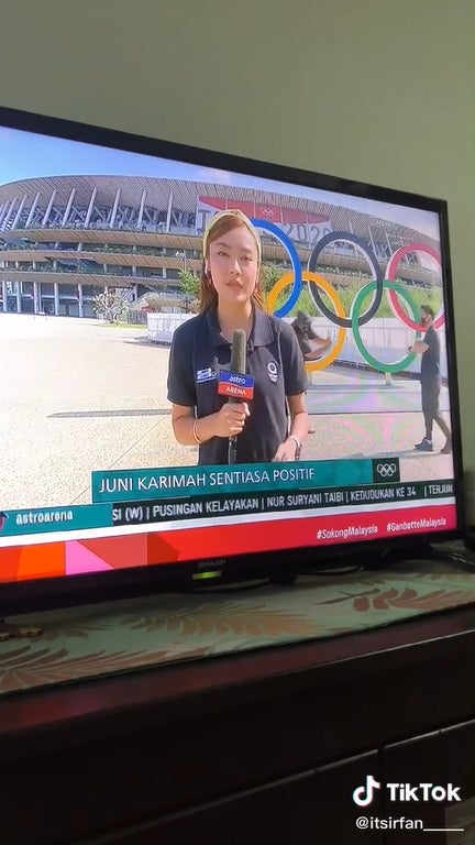 Ss 4 Journalist Tiktok At The Back In Olympic Stadium During Astro Arena Live