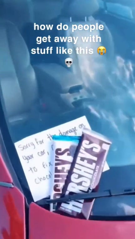 Ss1 2 Hersheys Chocolate Bars And Note On A Car