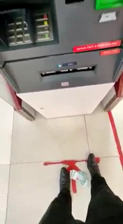 Ss4 Atm Shoots Out Malaysia Ringgit Cash Money On The Floor