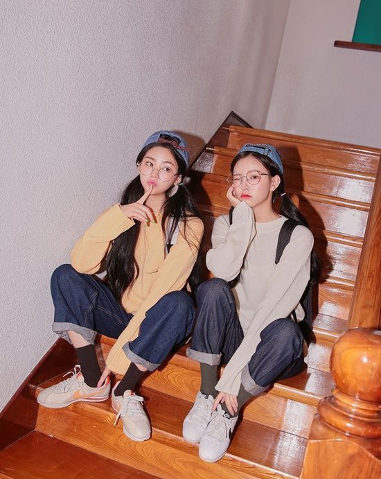 Korean Ulzzang Twin Girls Sisters