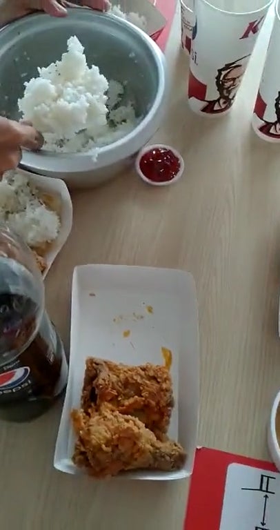 白饭配炸鸡