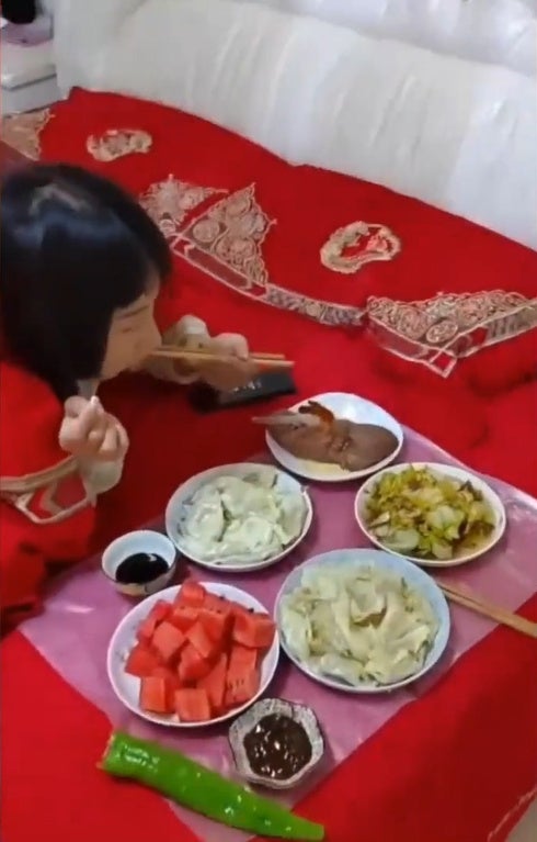 Ss 3 Woman Eating On Bed