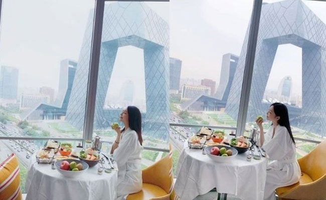 Fake Rich Girl In Shanghai High Tea