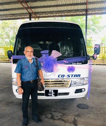 Man Buys Mini Bus To Travel Around Malaysia With Family 2E