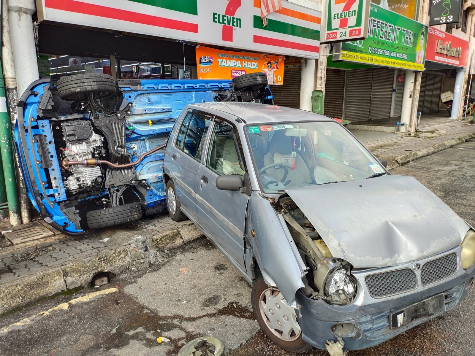 Myvi crash 2