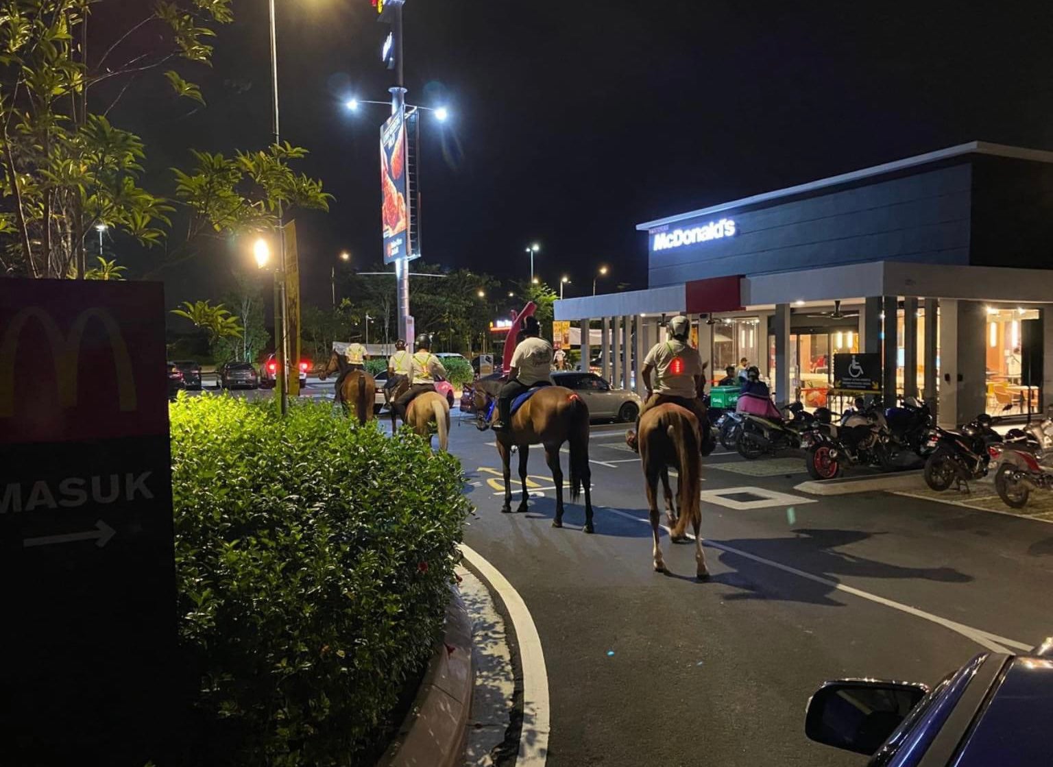 horse ride drive thru mcd mcdonalds cyberjaya malaysia 6