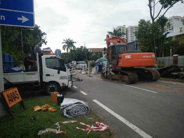 Motor Sink Hole Kk Likas Sabah Road Repair 2