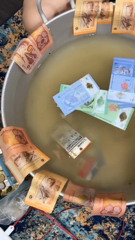 Ss2 Money Soaked In Flood Banjir Water