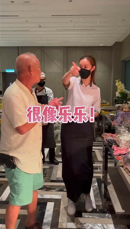 VTL disguise as waiter waitress to surprise parents after coming back home 8