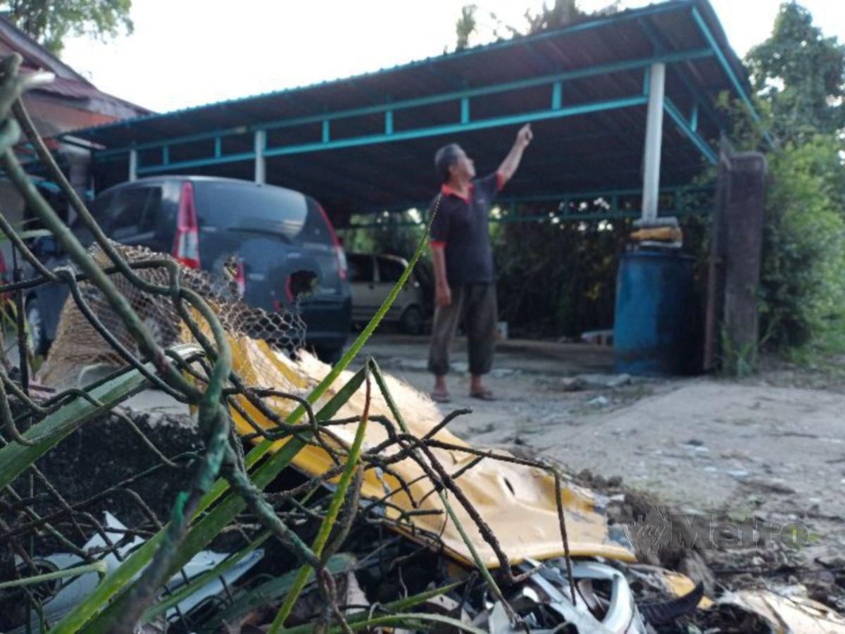 motor rider fly to rooftop after accident