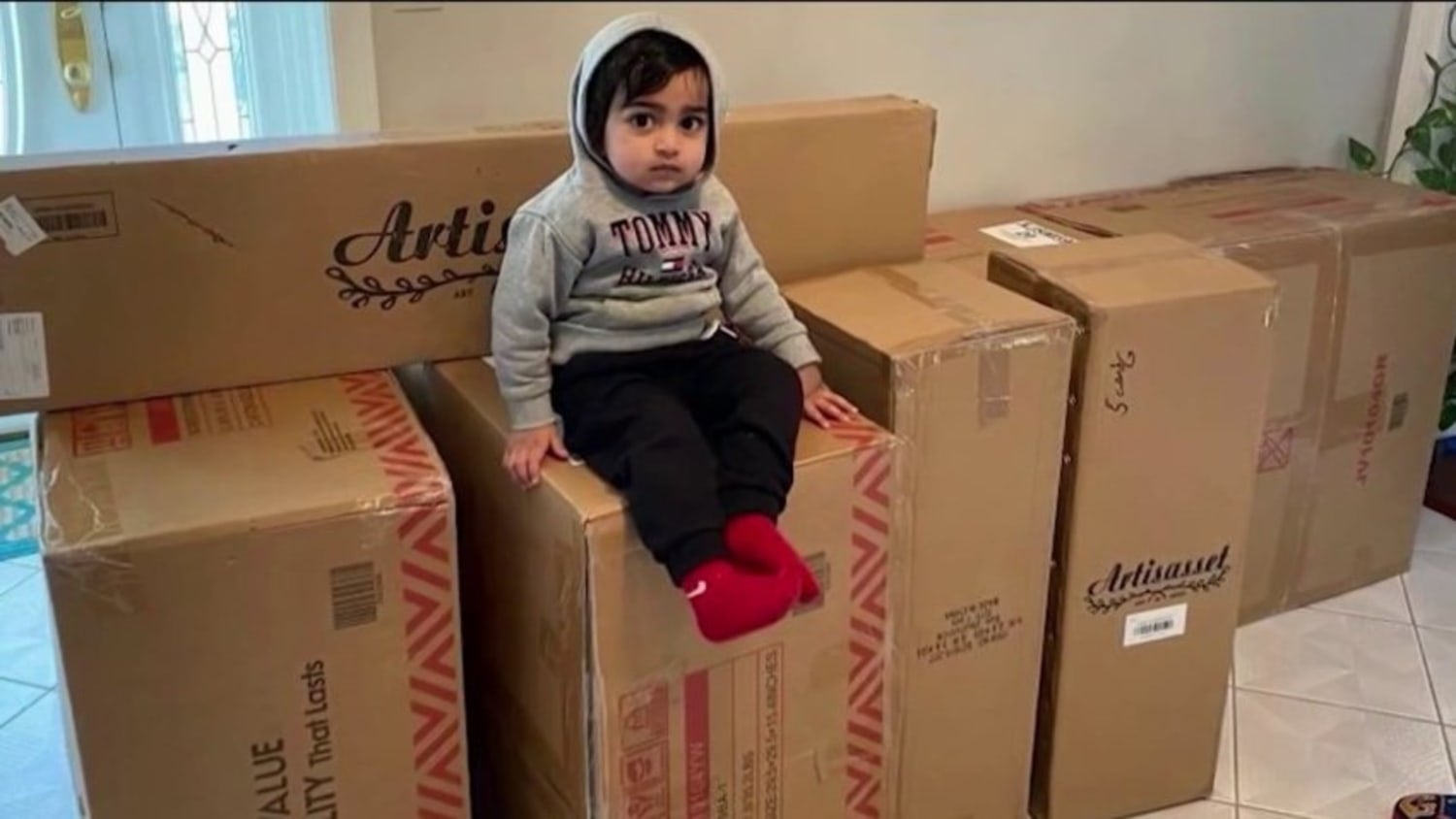 Little boy parcels