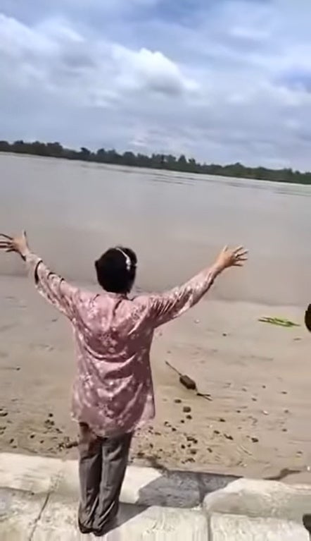 Ss13 Raja Bomoh Puteri Zaleha Banjir Teluk Intan