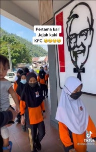 小学生第一次吃KFC 04