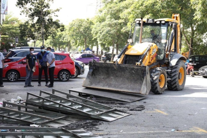 Mbsa Illegal Ramps In Front Of Shop 2