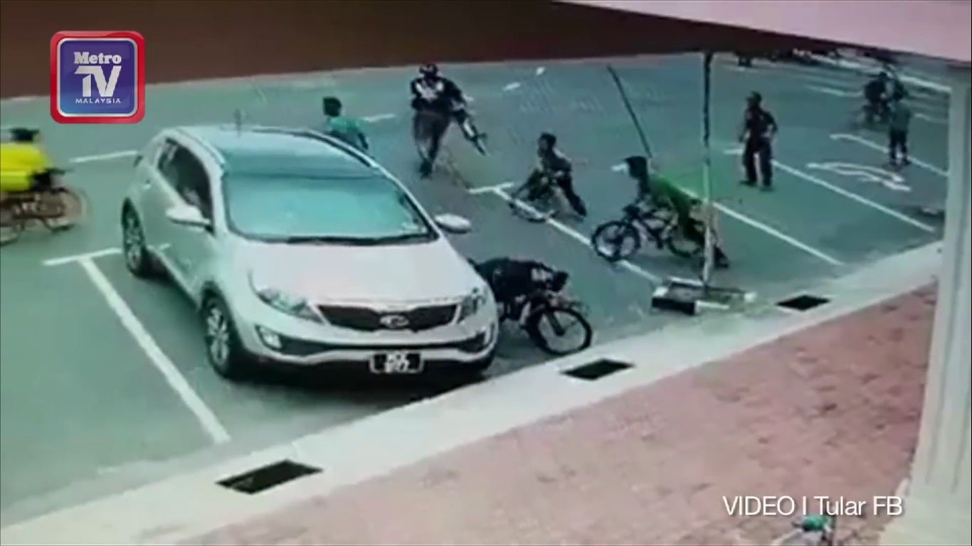 SS 4 bicycle hit and run car