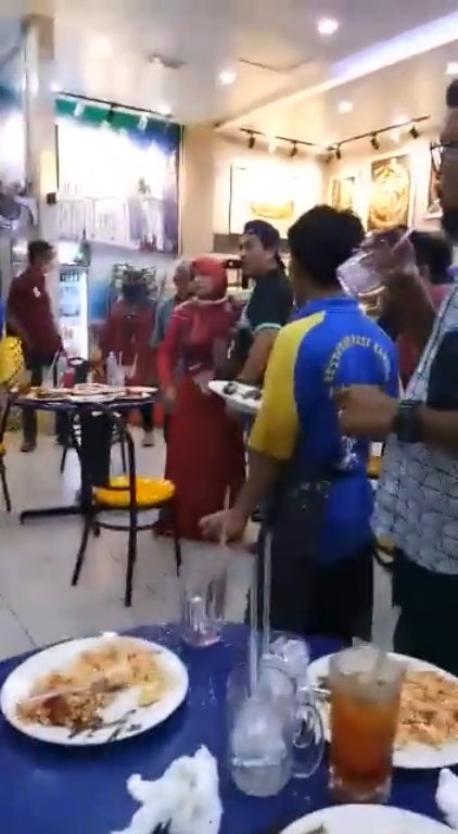 SS 7 fight nasi kandar