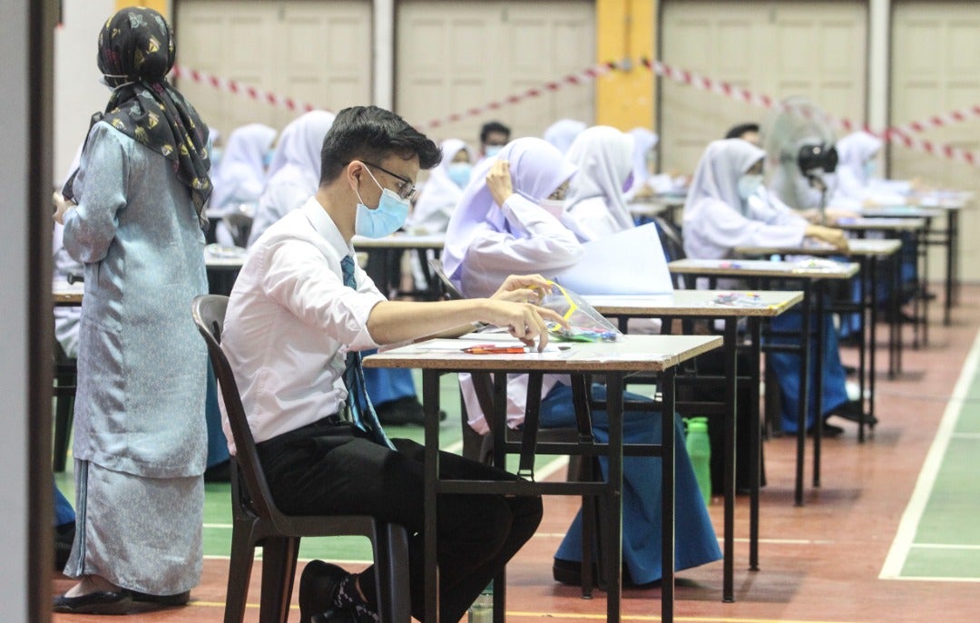 Students Exam Malaysia