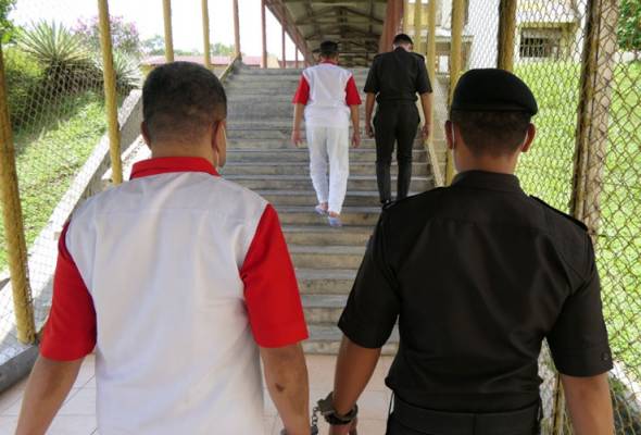 baju penjara banduan merah putih