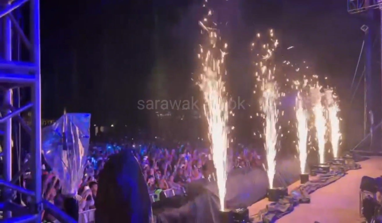 SS 2 dj soda performing in msia kuching borneo music festival live 2022