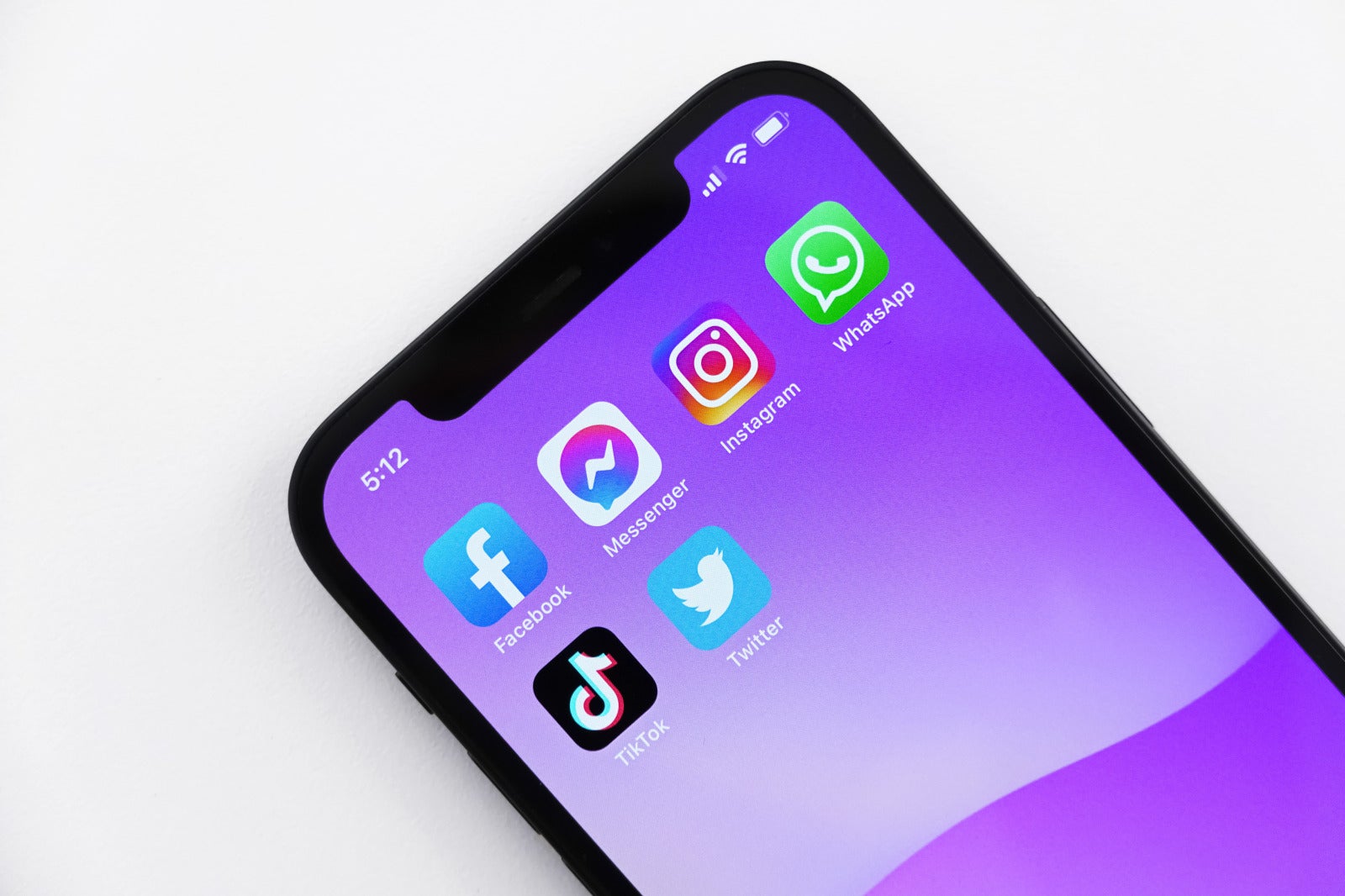 jeremy bezanger instagram tiktok social media apps phone