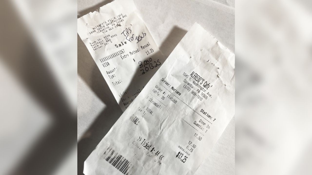 man give waitress 3000 usd tips demand back alfredo restaurant receipt 3