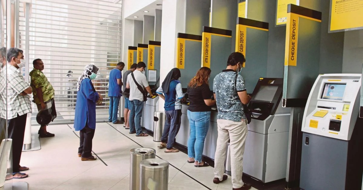 maybank malaysia atm queueing