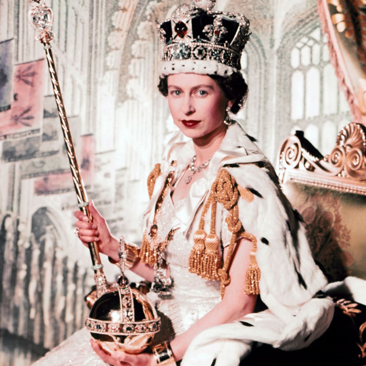 queen elizabeth ii gettyimages 904669426