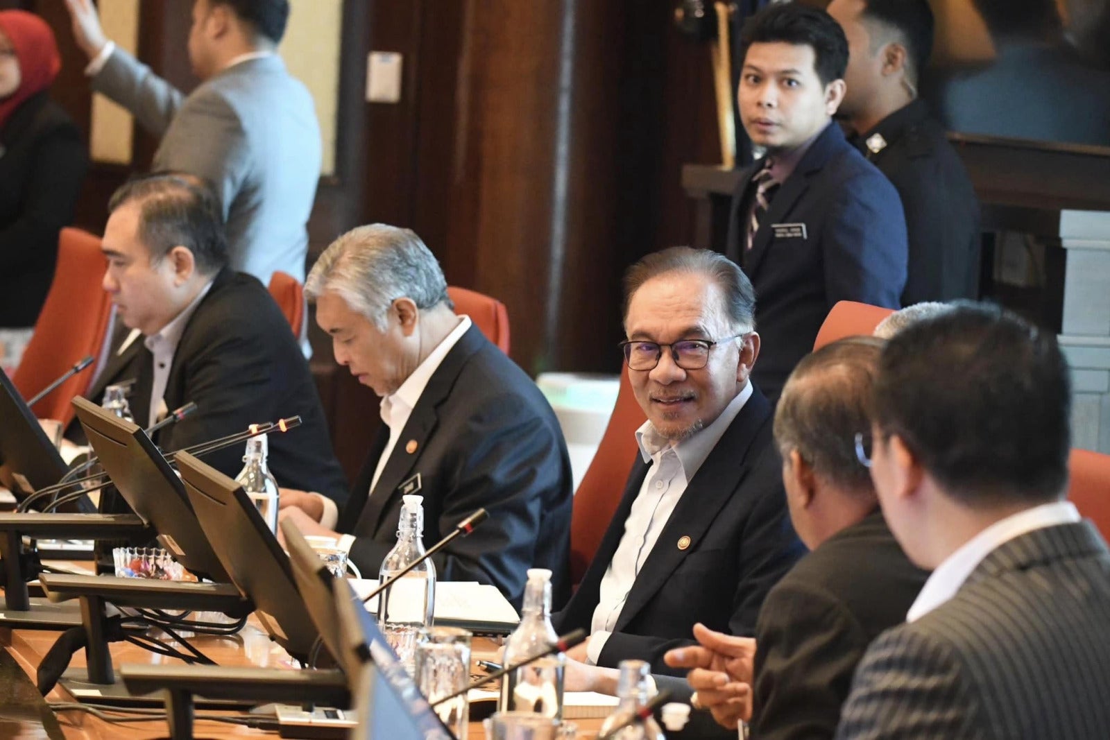 anwar ibrahim cabinet members scaled