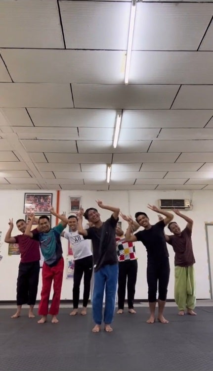 SS 3 malays dance kuan family cny song