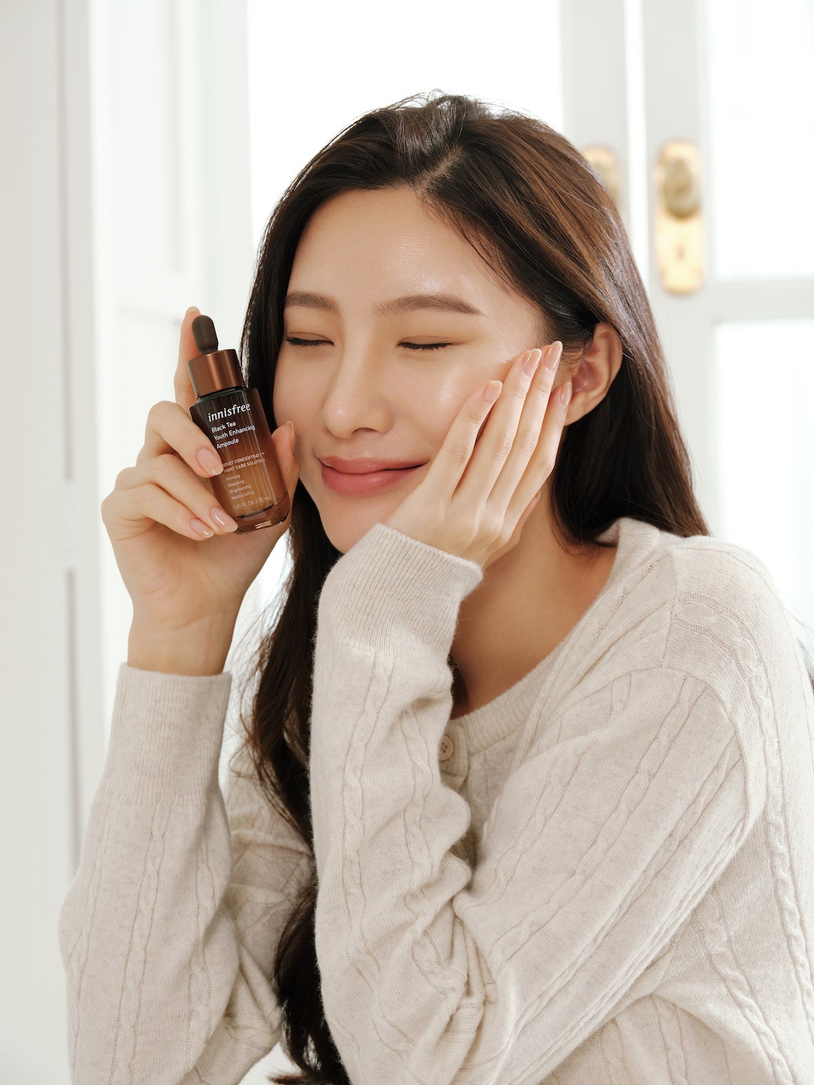 innisfree Black Tea Youth Enhancing Range inni look 4