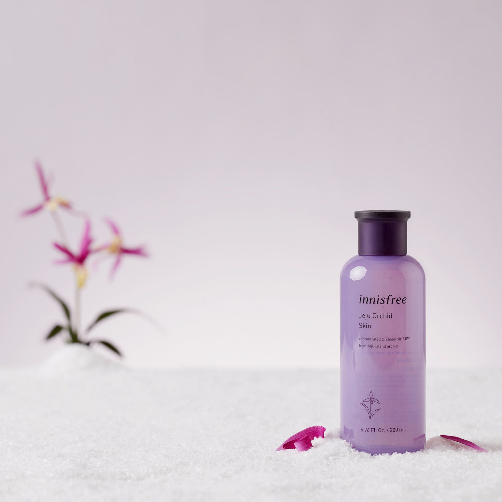 innisfree Jeju Orchid Line Lifestyle Image 8