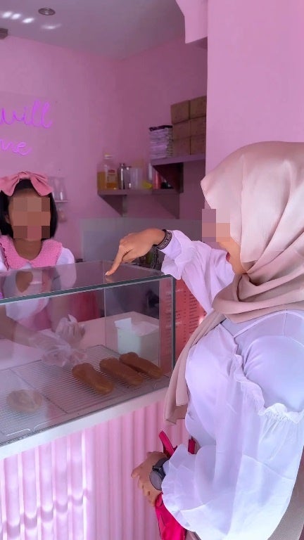 eSS 1 hijabi influencer ears dick shaped dessert bashed