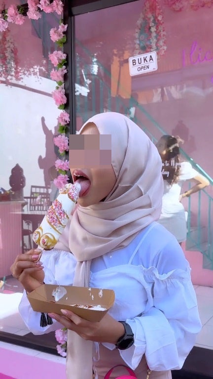 eSS 3 hijabi influencer ears dick shaped dessert bashed
